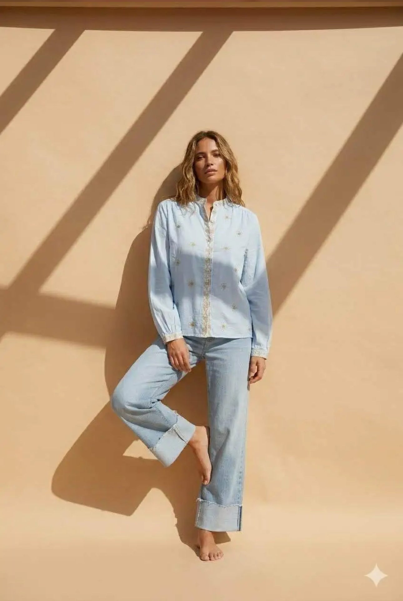 Chemise Femme Bleu Ciel Brodée Étoiles Dorées Dentelle