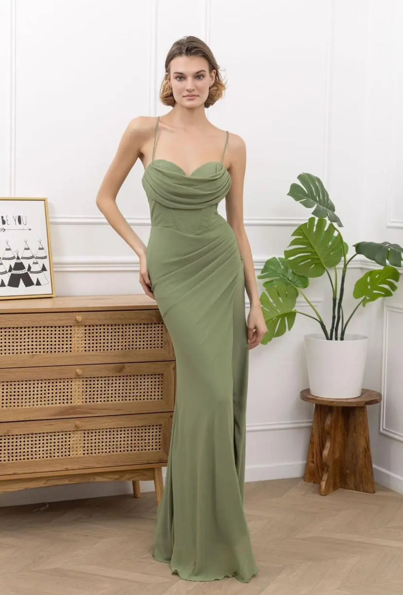 Robe de Cocktail Corail Cintrée à Bretelles