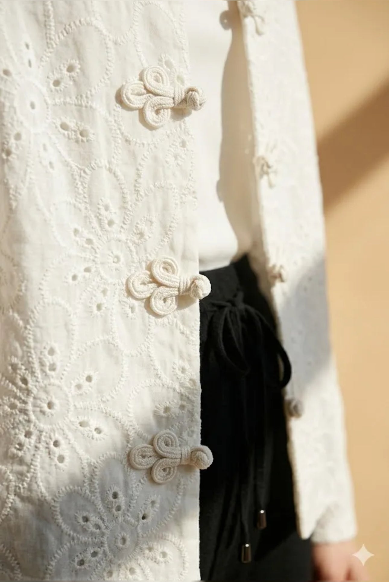 Chemise Femme Brodée Blanche Boutons Frog Manches Longues