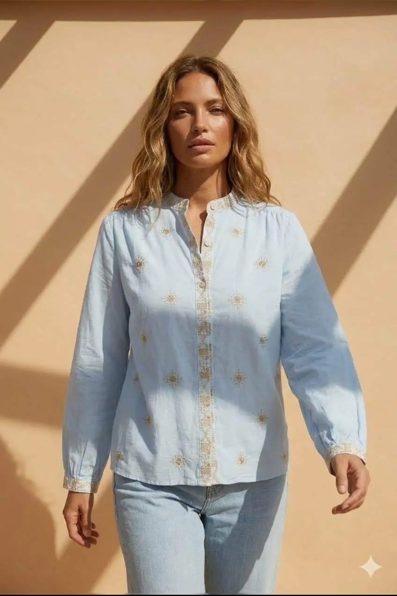 Chemise Femme Bleu Ciel Brodée Étoiles Dorées Dentelle